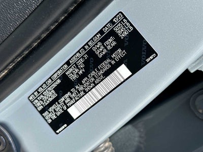 2024 Volvo XC40 B5 Plus Bright Theme
