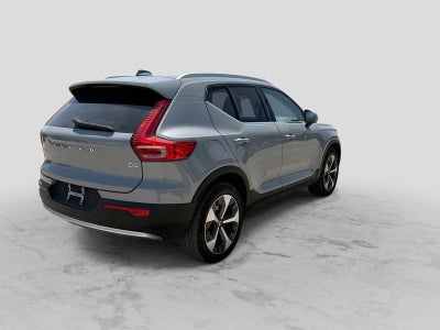 2024 Volvo XC40 B5 Plus Bright Theme