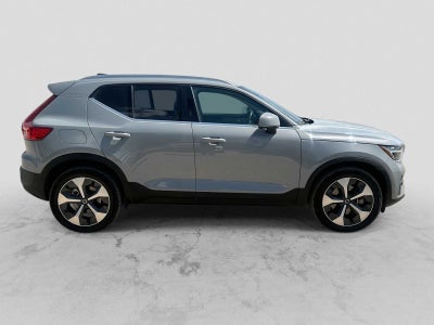 2024 Volvo XC40 B5 Plus Bright Theme